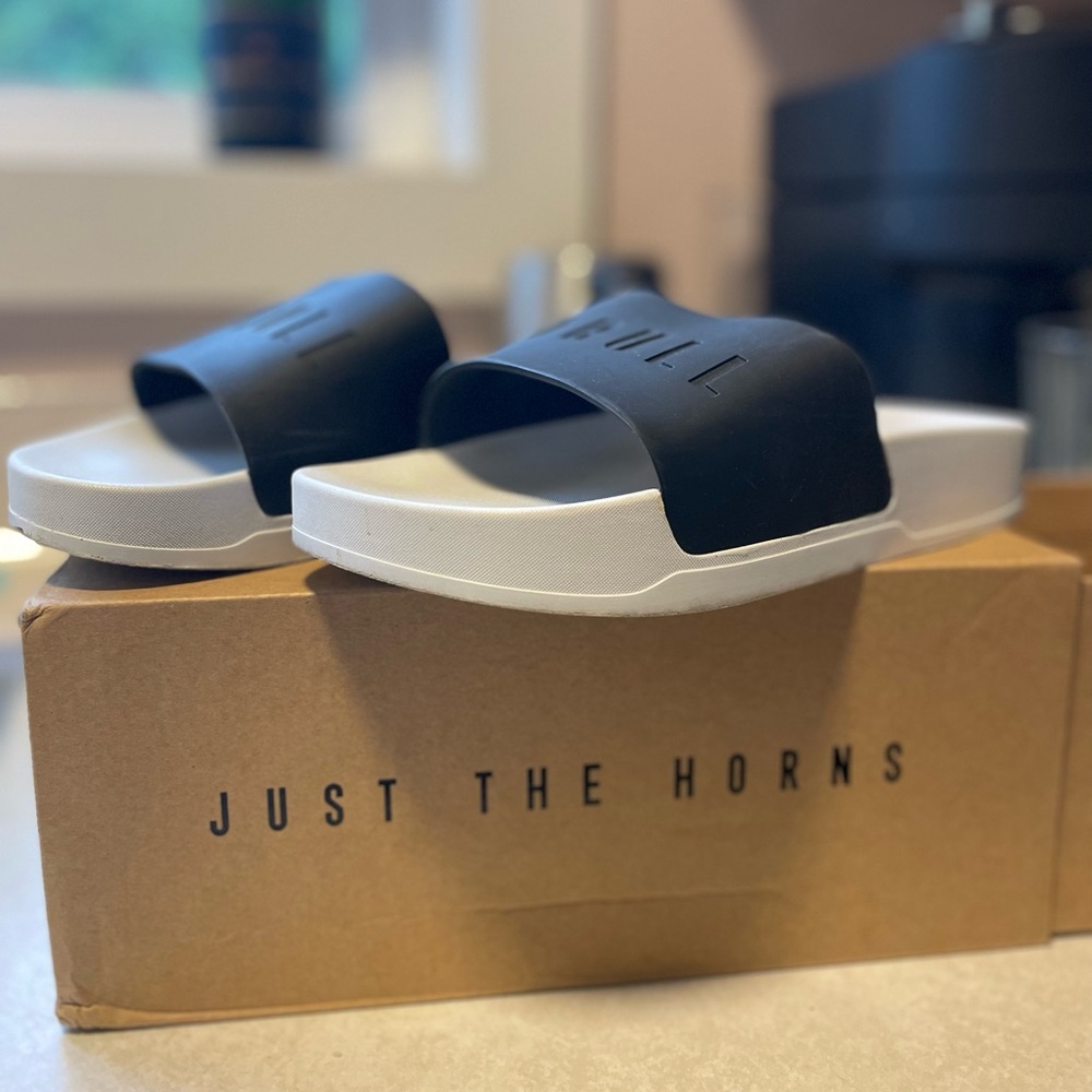 Nobull Slides come in original box